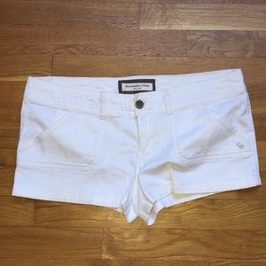 Abercrombie & Fitch white shorts